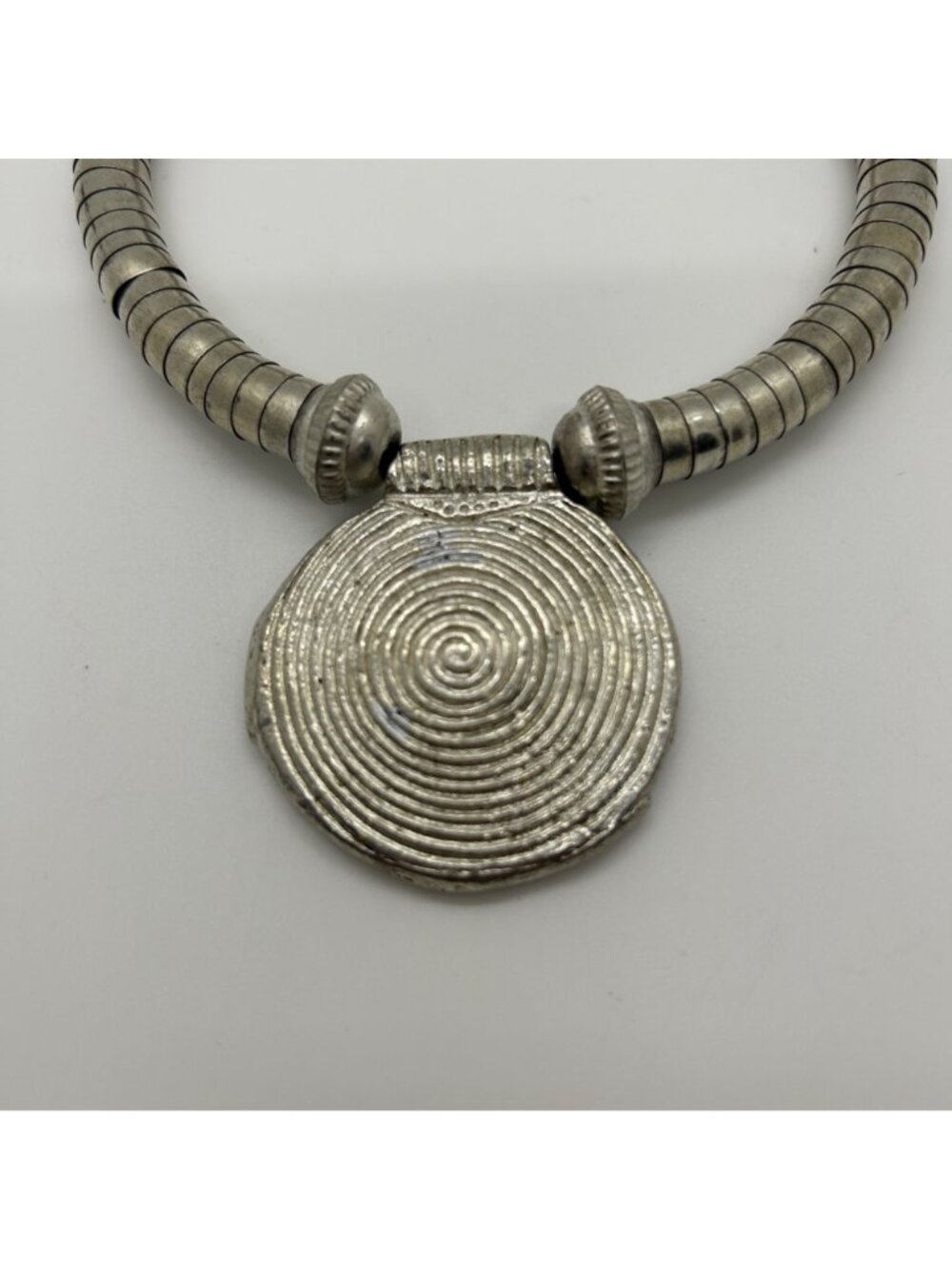 Modernist Statement Necklace Choker Industrial Memory Wire Spiral Pendant 16" - Picture 3 of 11